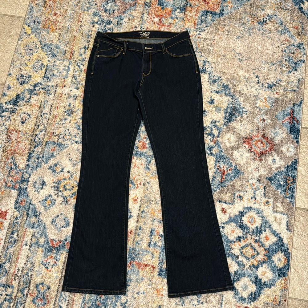 Old Navy 2012 Flirt Bootcut Jeans 10L